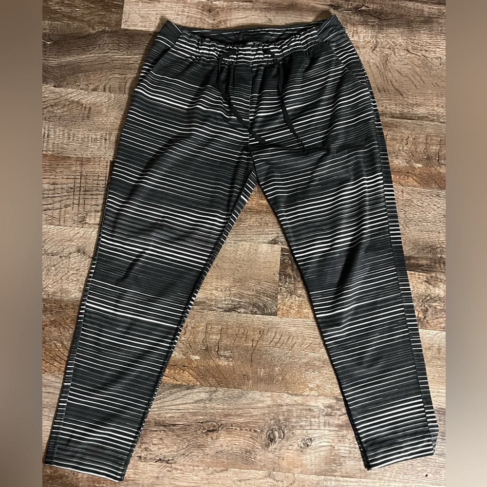 Women's Lululemon Cyber Stripe Black Gray Deep Coal Cuff Legging Joggers